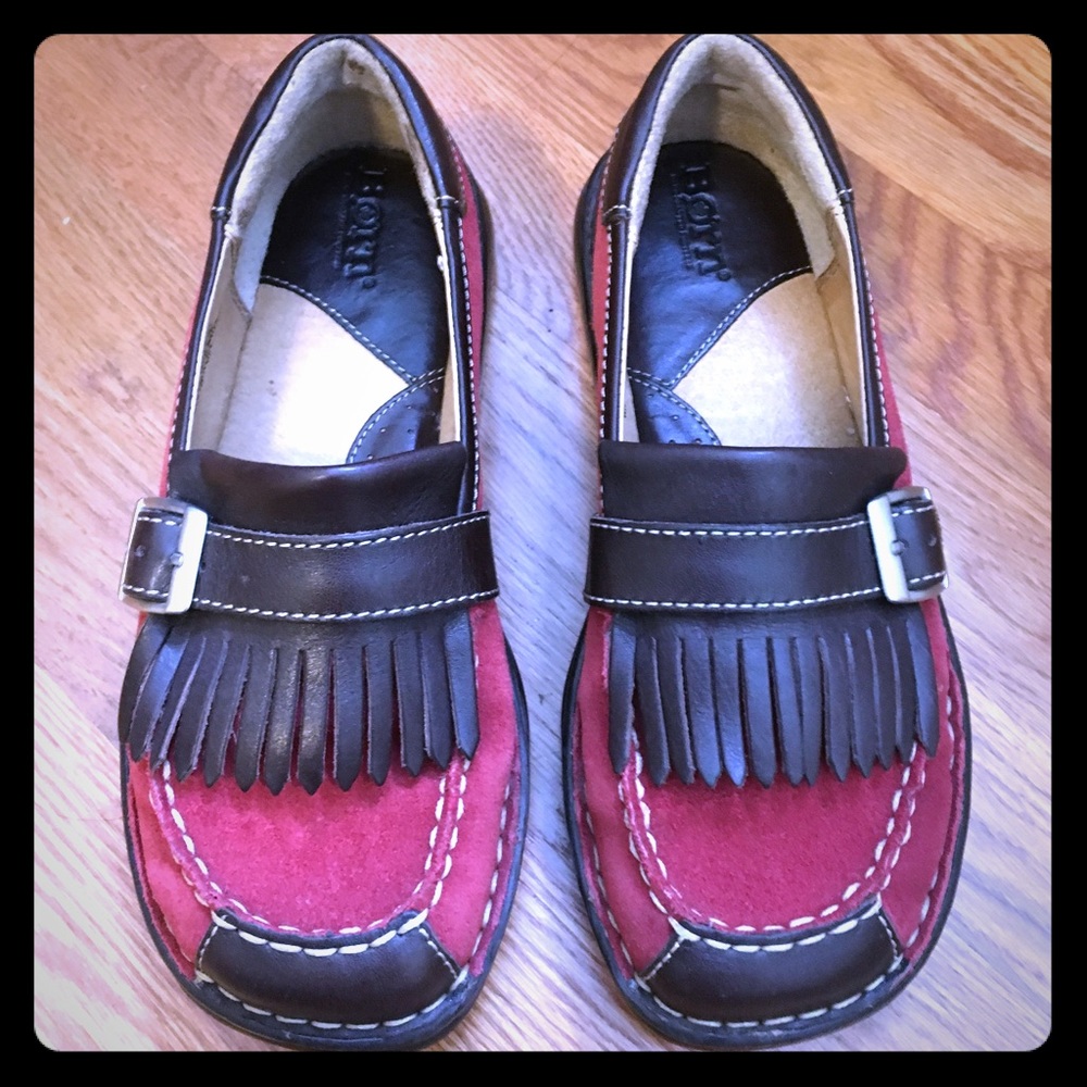 Leather espadrilles with red and brown pattern.